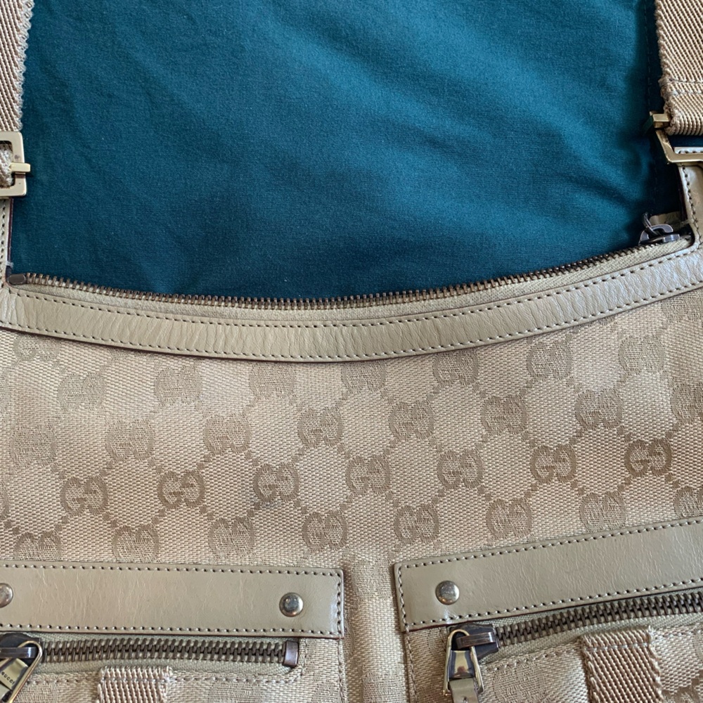 EUC Gucci canvas crossbody bag - Picture 5 of 13